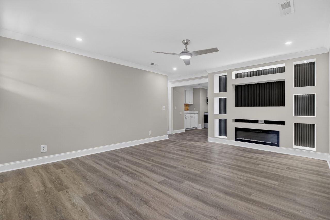 20 Newark Avenue Photo 10