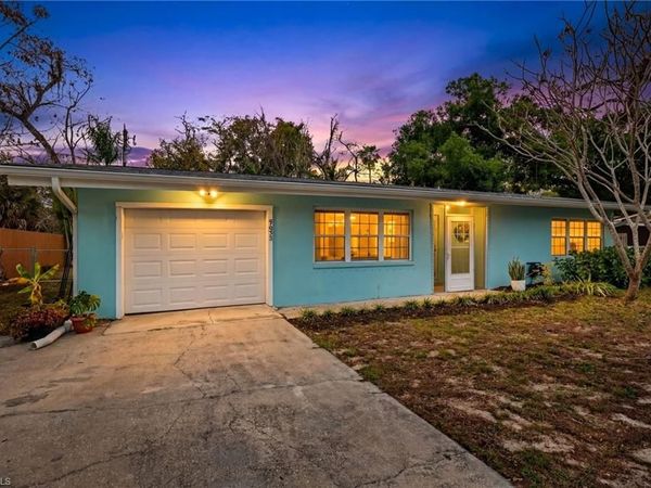 4633 Siesta CIR, FORT MYERS, FL 33901