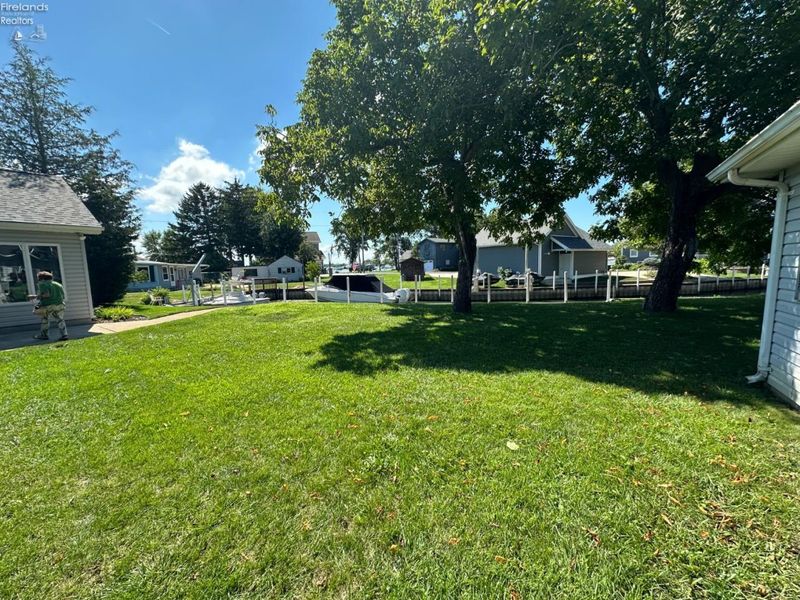 5784 E Carl Street, Marblehead, OH 43440 Photo 5