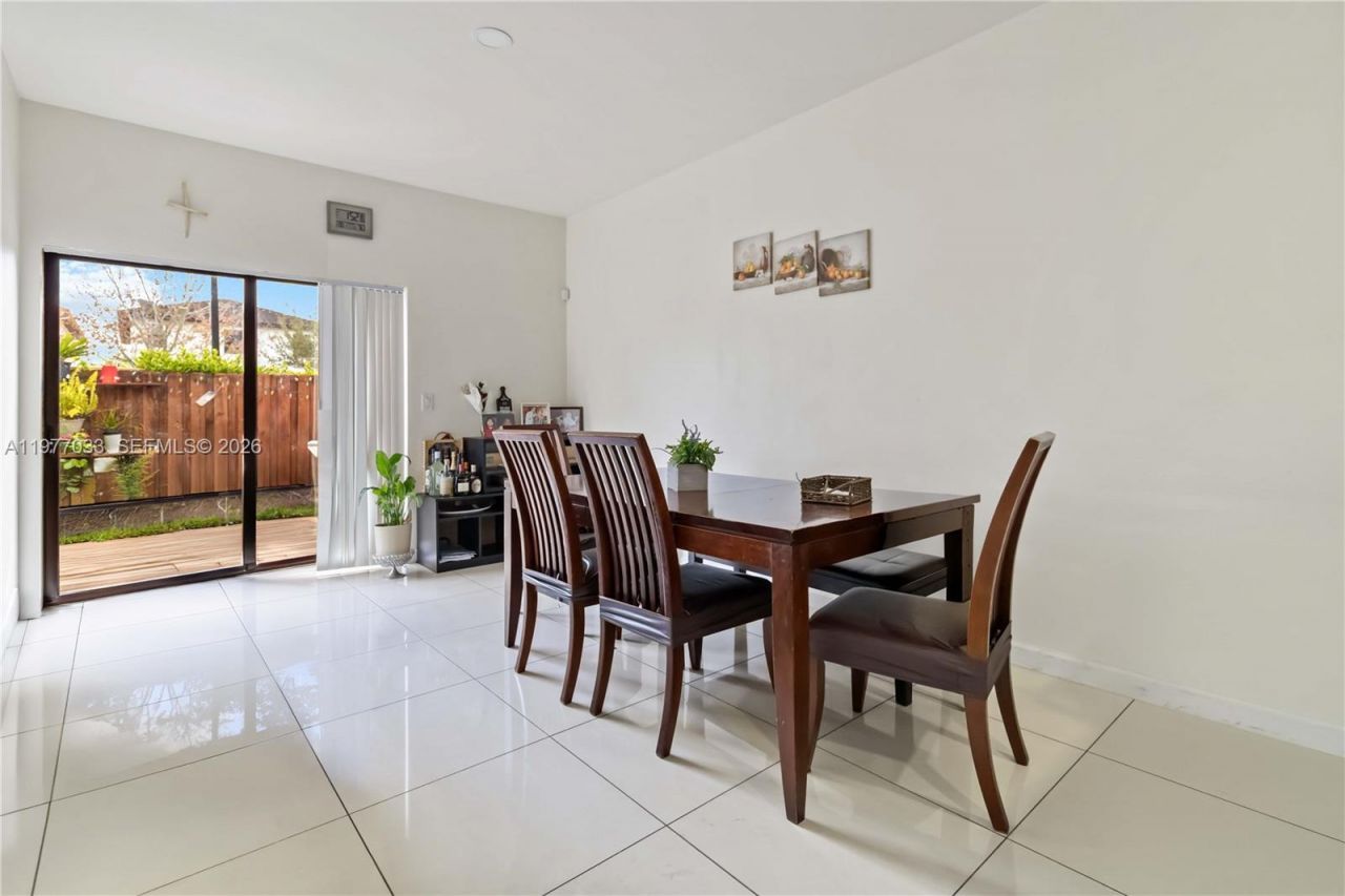 10268 NW 88th Ter , Doral, FL 33178 Photo