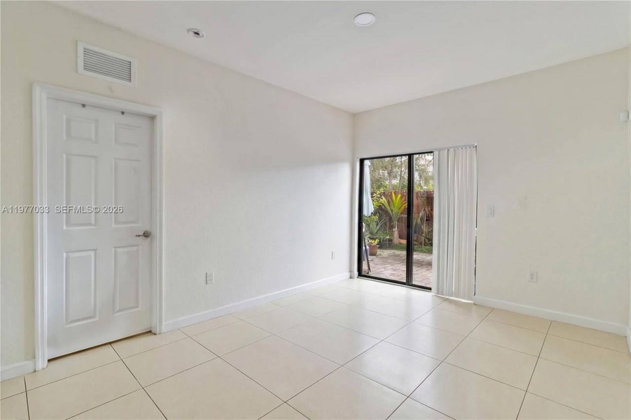 10268 NW 88th Ter, Doral, FL 33178 Photo