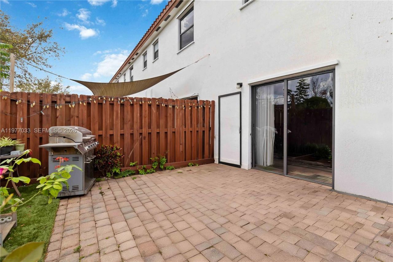 10268 NW 88th Ter, Doral, FL 33178 Photo