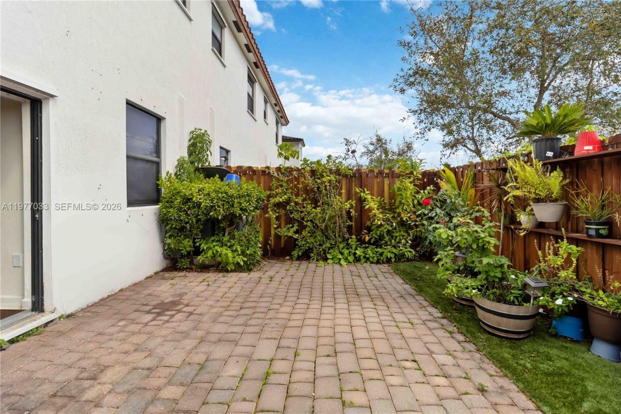 10268 NW 88th Ter, Doral, FL 33178 Photo