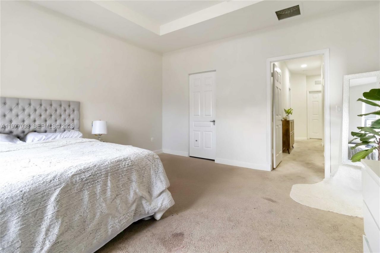 10268 NW 88th Ter, Doral, FL 33178 Photo