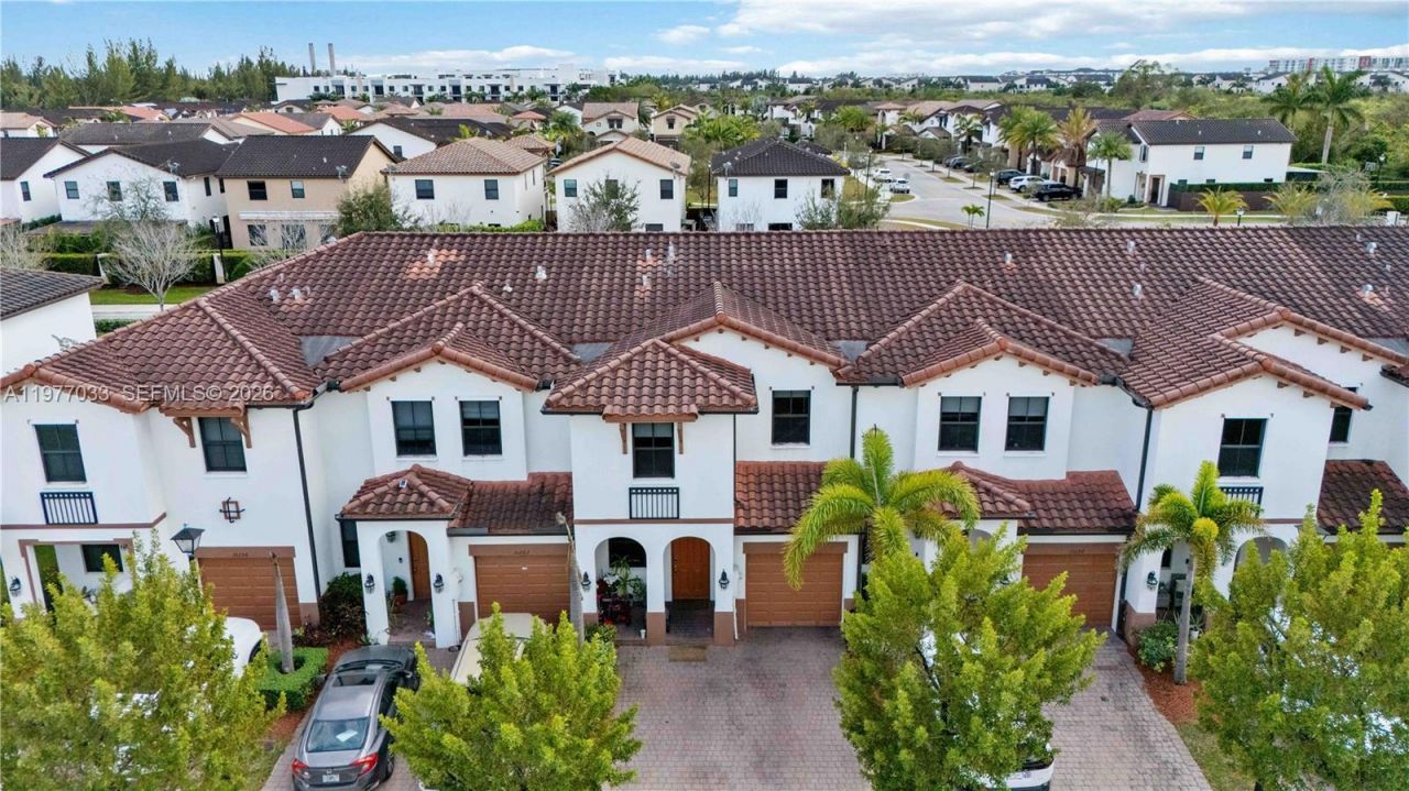 10268 NW 88th Ter, Doral, FL 33178 Photo