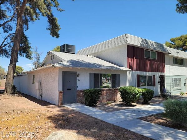 629 Pecos Way , Las Vegas, NV 89121