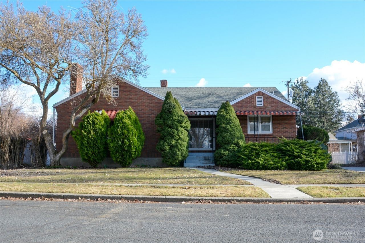 206 E 3rd Avenue, Ritzville, WA 99169 Main Photo