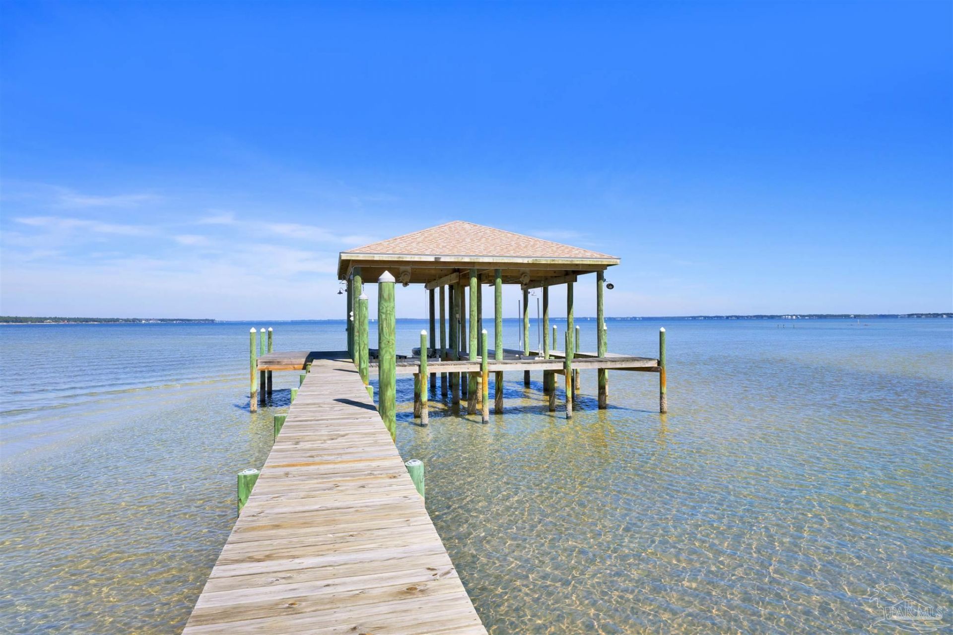 5470 N Shore Rd, Pensacola, FL 32507 Main Photo
