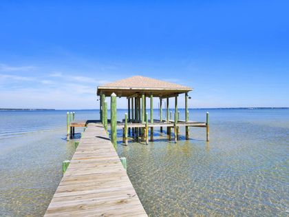 5470 N Shore Rd Pensacola, FL 32507