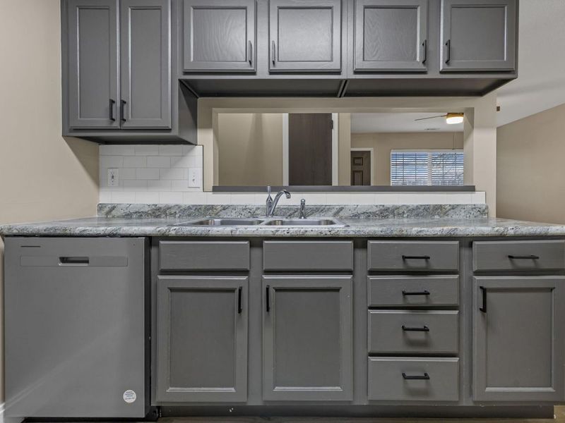 4363 Seahorse Lane, Groveport, OH 43125 Photo 12