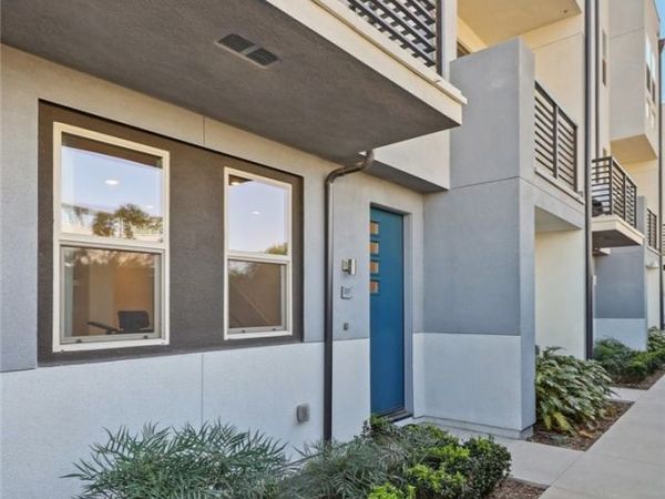 337 Placemark, Irvine, CA 92614