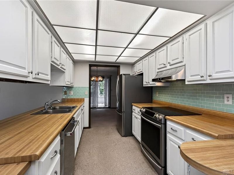 210 Chris Drive, Englewood, OH 45322 Photo 12