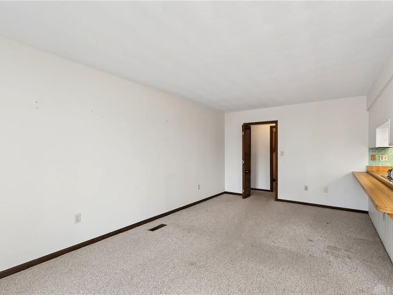 210 Chris Drive, Englewood, OH 45322 Photo 9