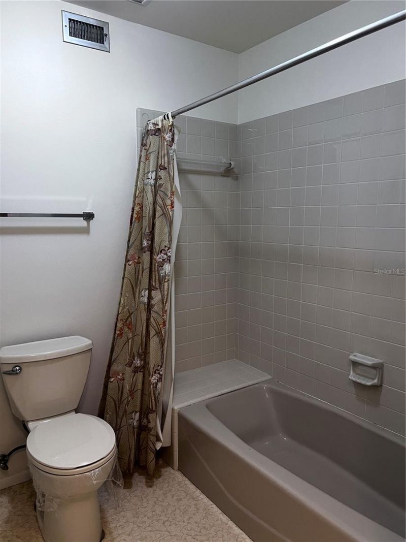 533 Lakeside Drive, Unit 533, Bradenton, FL 34210 Photo