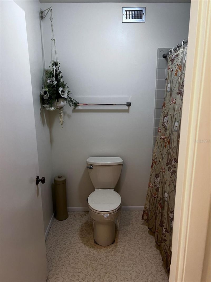 533 Lakeside Drive, Unit 533, Bradenton, FL 34210 Photo