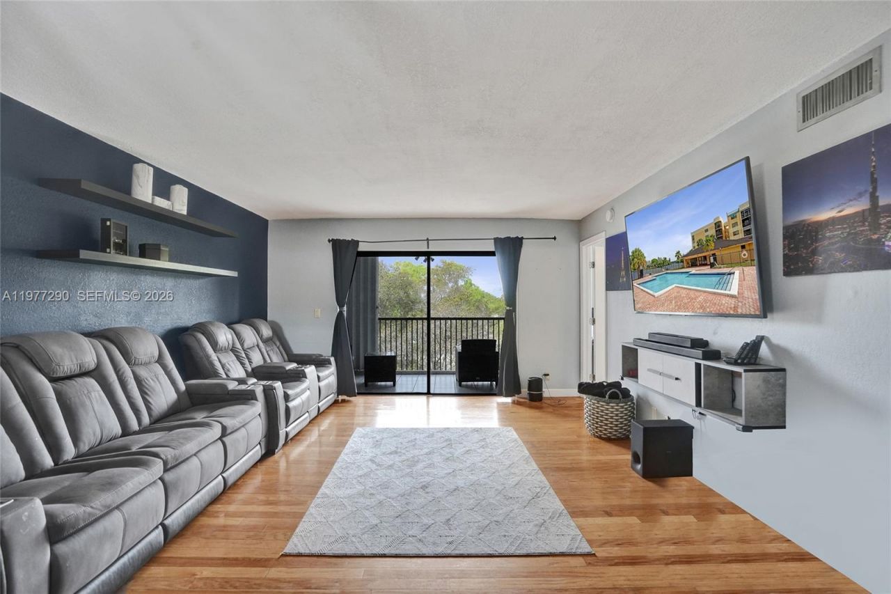 6575 W Oakland Park Blvd , Unit 506, Lauderhill, FL 33313 Photo