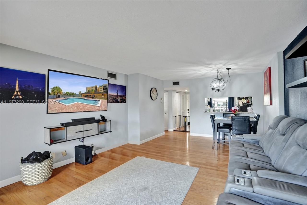 6575 W Oakland Park Blvd , Unit 506, Lauderhill, FL 33313 Photo