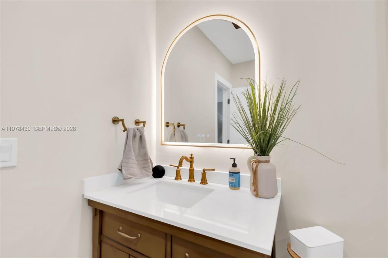 9305 SW 178th Ter, Palmetto Bay, FL 33157 Photo