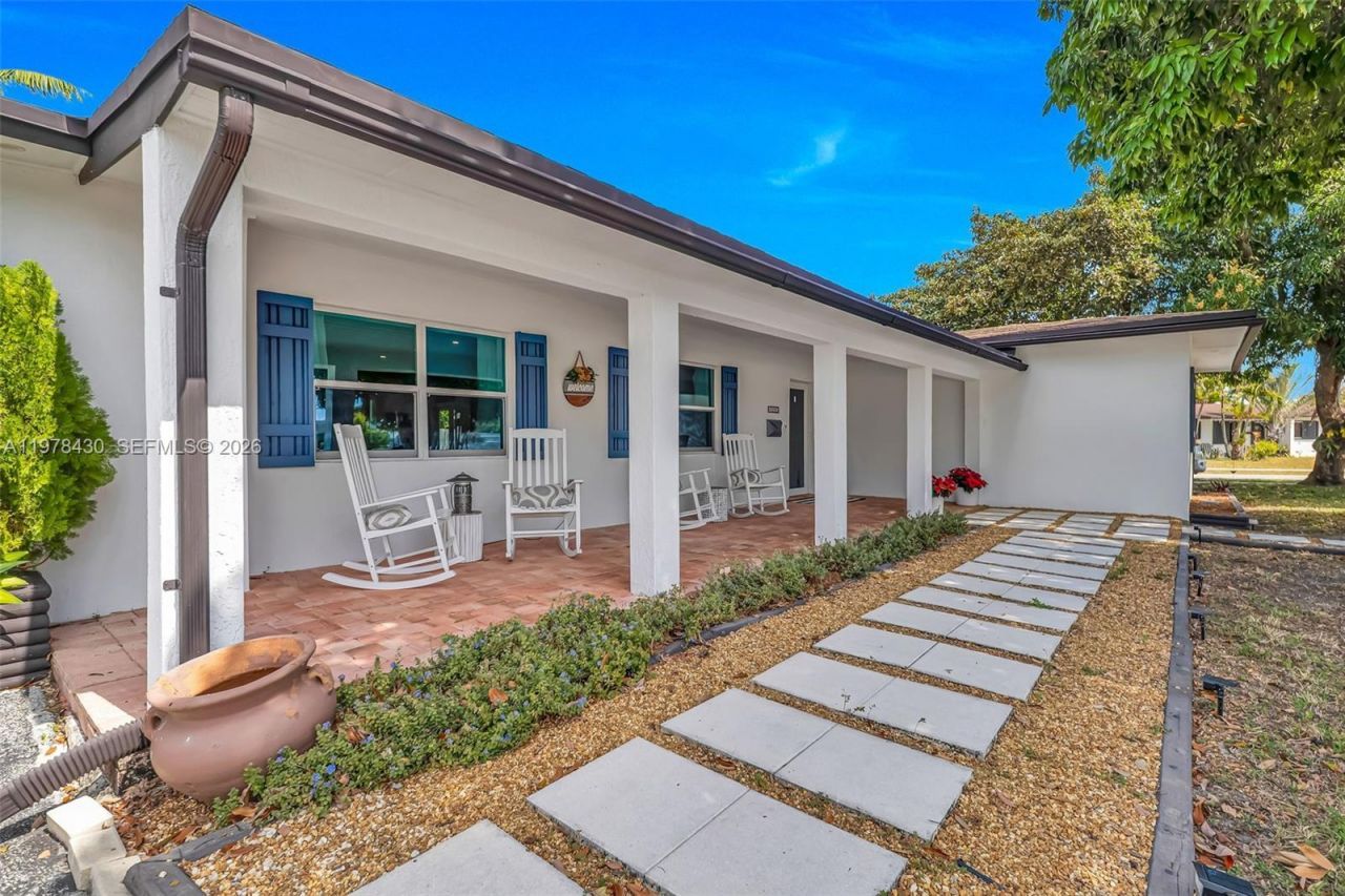 9305 SW 178th Ter, Palmetto Bay, FL 33157 Photo