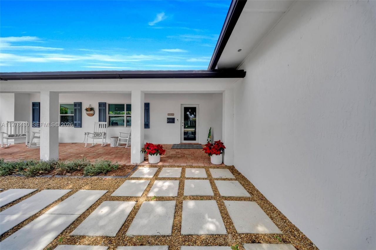 9305 SW 178th Ter, Palmetto Bay, FL 33157 Photo