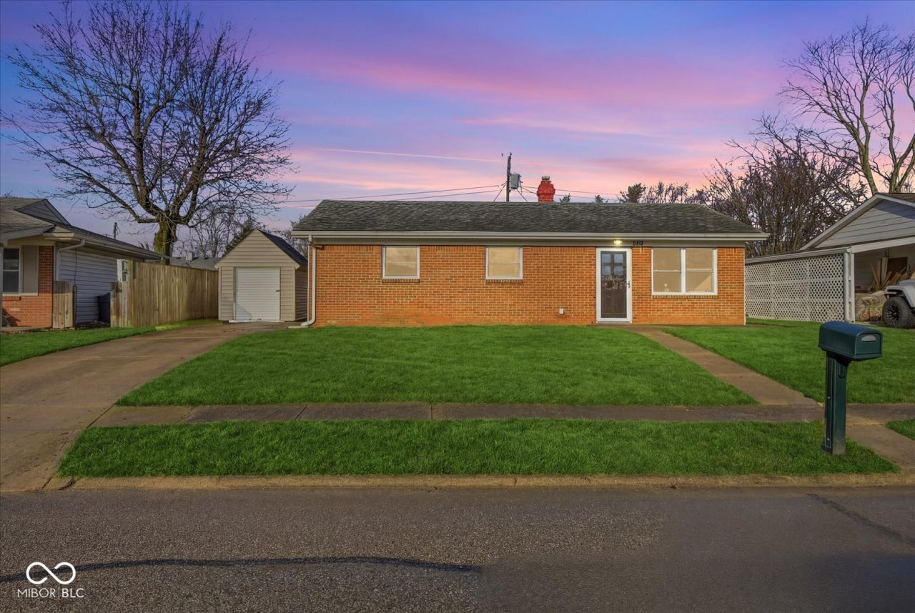 913 Delman Drive, Shelbyville, IN 46176 Main Photo