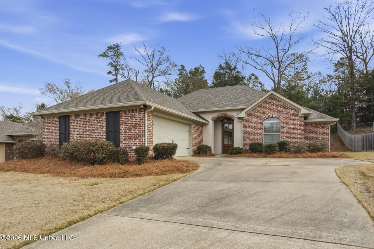 112 Britton Circle, Flowood, MS 39232 Main Photo