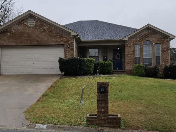 11 Forestview Place, Little Rock, AR 72204