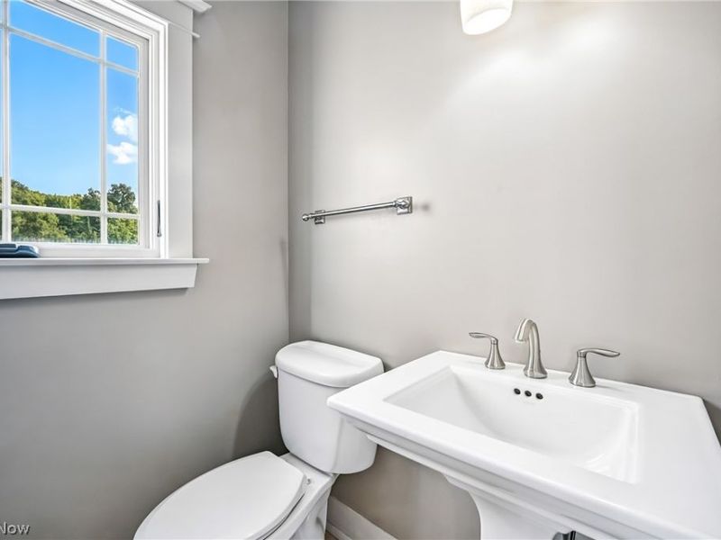 29 Shores Drive, Poland, OH 44514 Photo 13