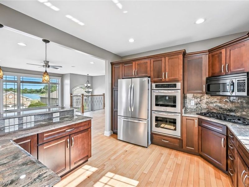 29 Shores Drive, Poland, OH 44514 Photo 6