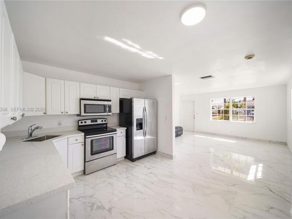 2709 NW 54th St, Tamarac, FL 33309