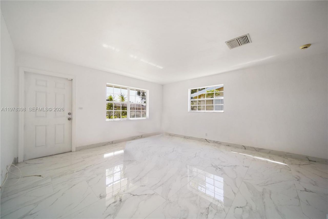 2709 NW 54th St, Tamarac, FL 33309 Photo