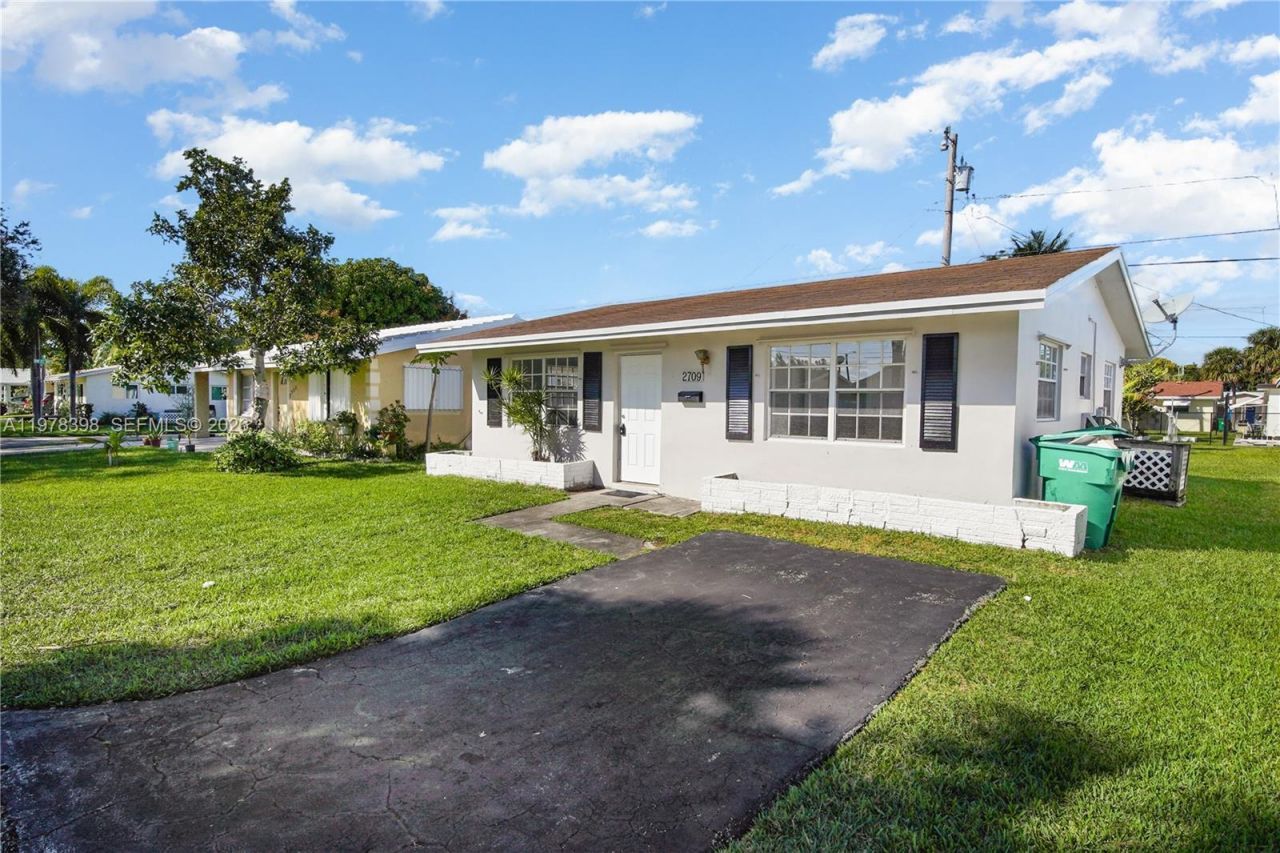 2709 NW 54th St, Tamarac, FL 33309 Photo