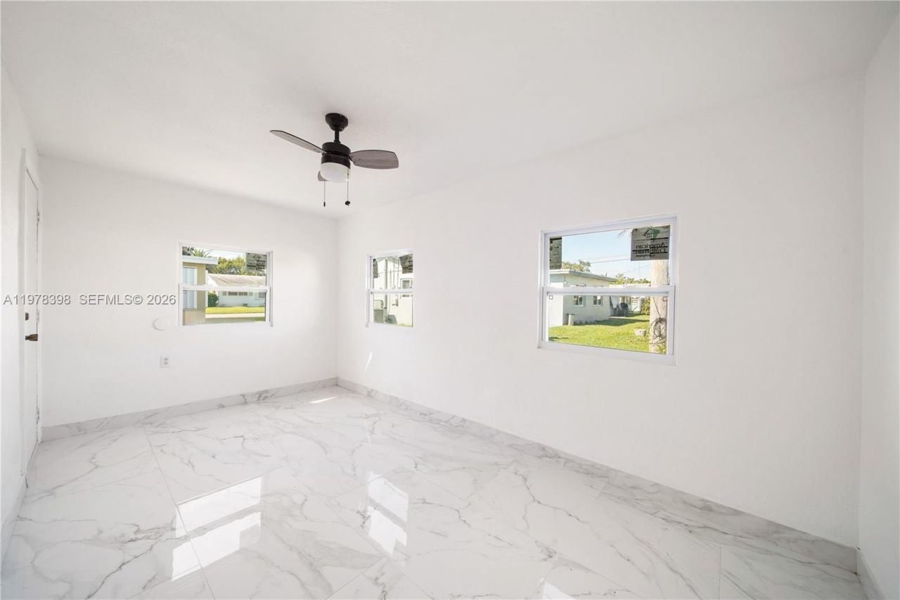 2709 NW 54th St, Tamarac, FL 33309 Photo