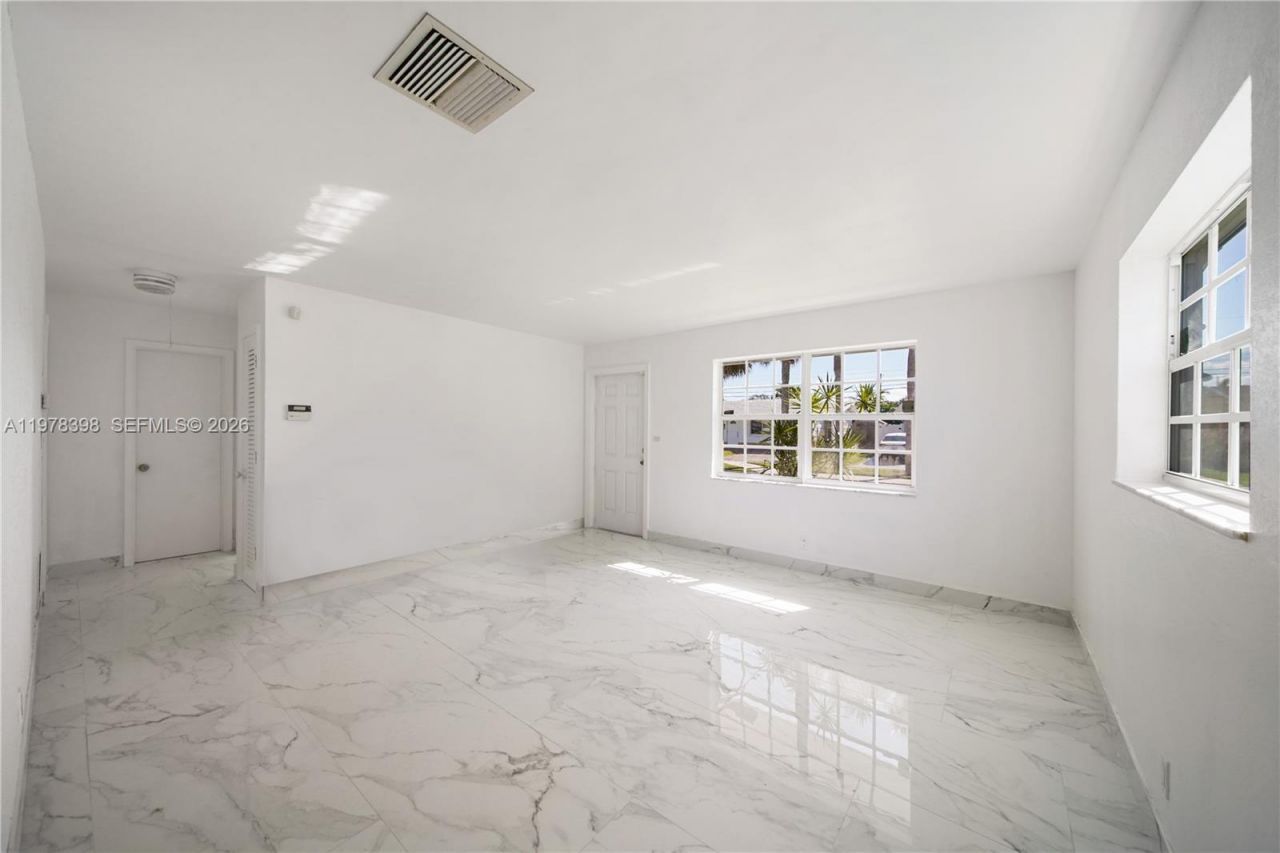 2709 NW 54th St, Tamarac, FL 33309 Photo