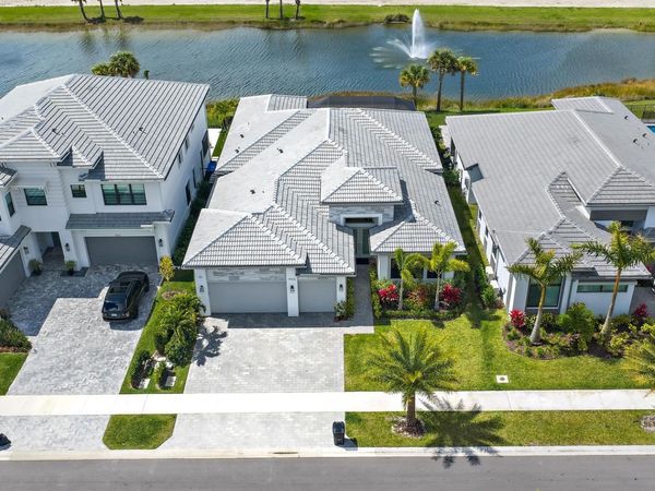 9933 Migration Point, Palm Beach Gardens, FL 33412