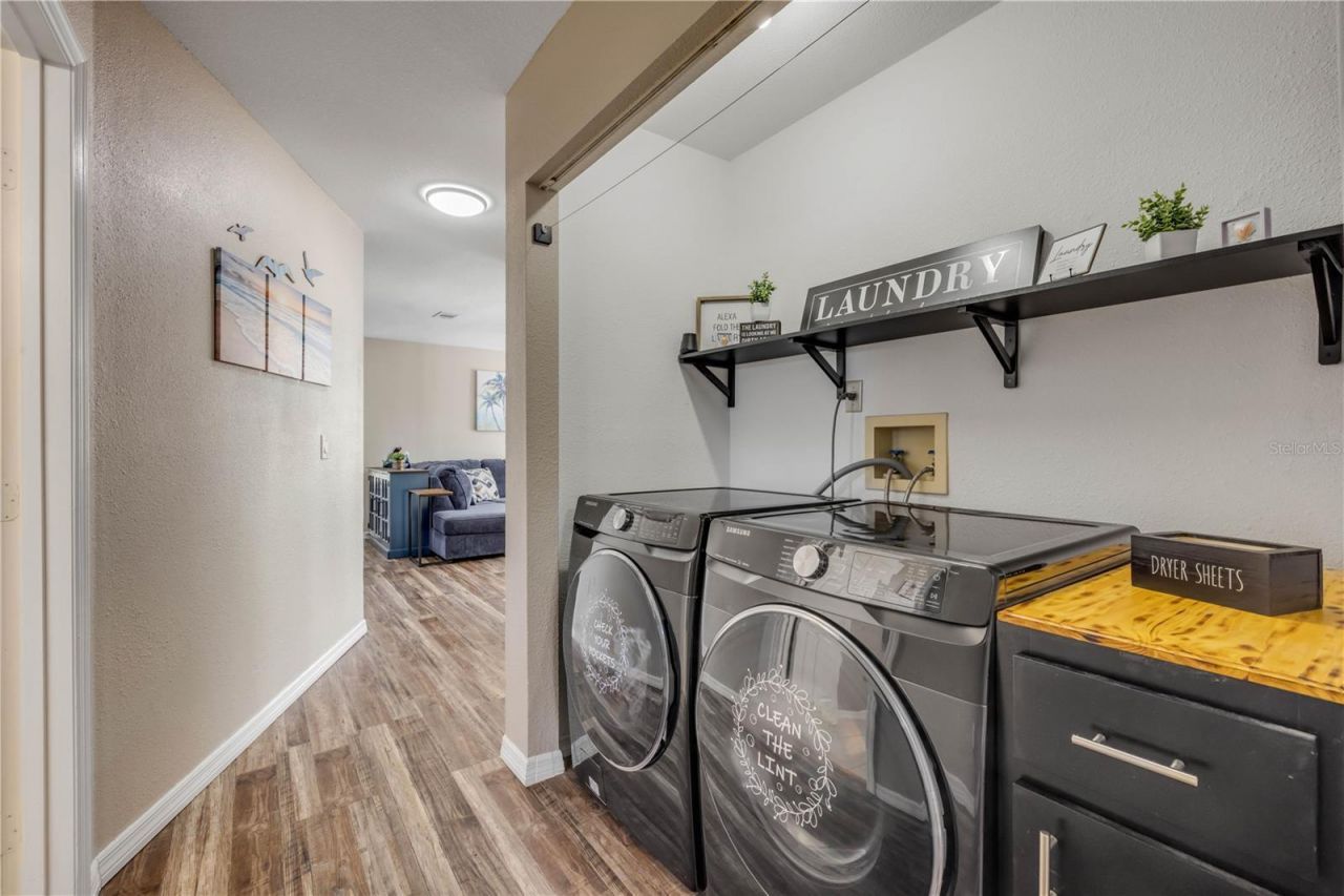 2711 Pine Tree Drive , Edgewater, FL 32141 Photo