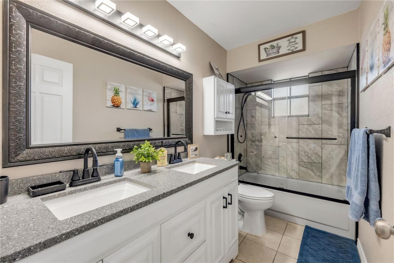 2711 Pine Tree Drive , Edgewater, FL 32141 Photo