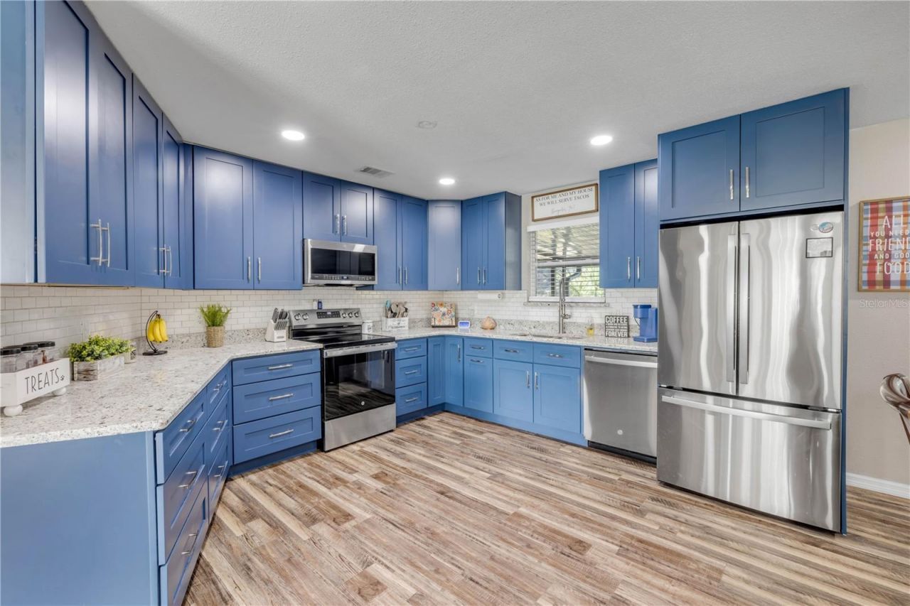 2711 Pine Tree Drive , Edgewater, FL 32141 Photo