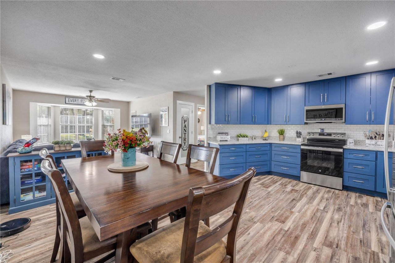 2711 Pine Tree Drive , Edgewater, FL 32141 Photo