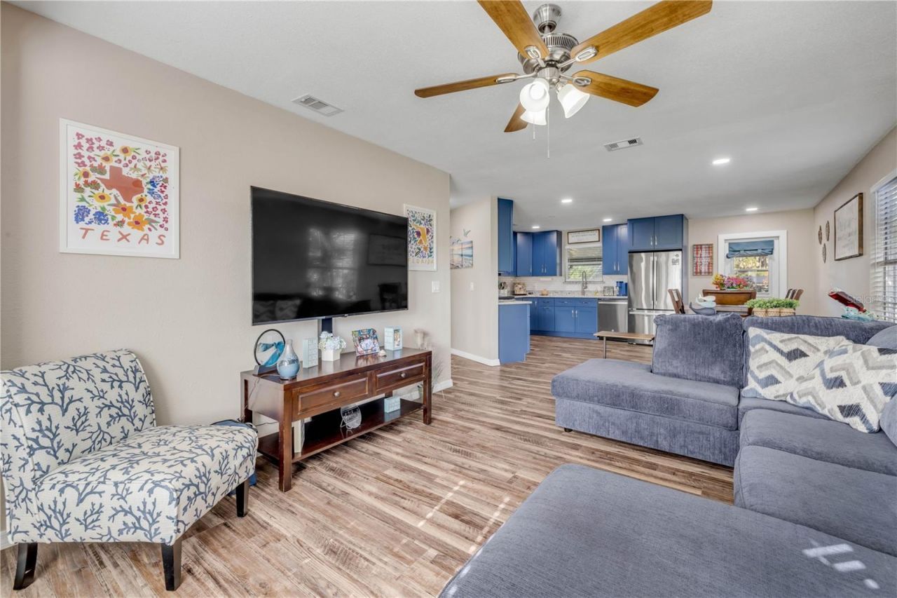 2711 Pine Tree Drive , Edgewater, FL 32141 Photo