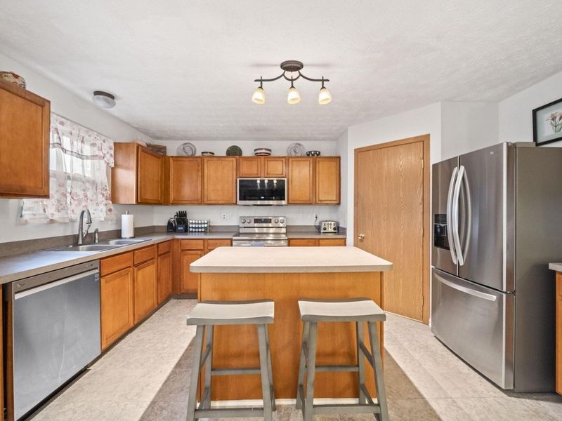 4668 Kenross Drive, Columbus, OH 43207 Photo 11