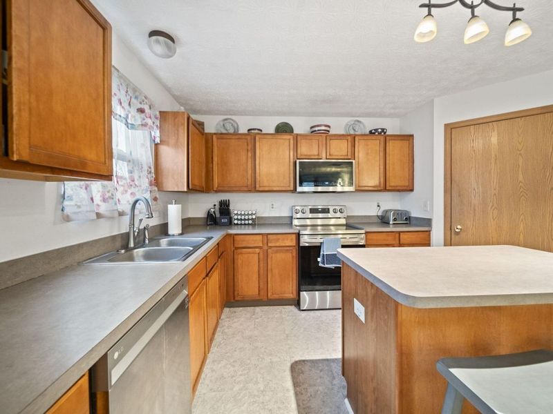 4668 Kenross Drive, Columbus, OH 43207 Photo 12