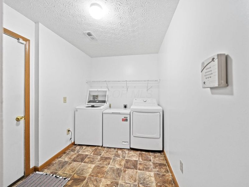 4668 Kenross Drive, Columbus, OH 43207 Photo 21