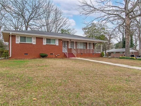 656 Bolton Road NW, Atlanta, GA 30331