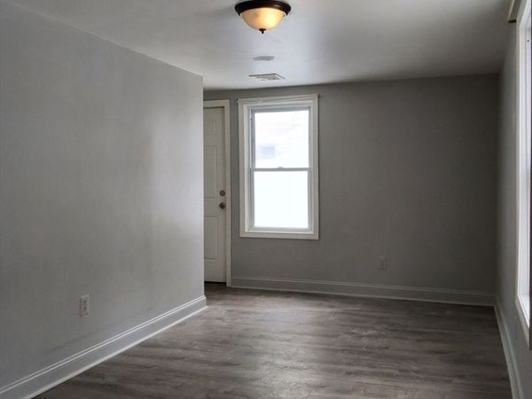 1792 Pleasant St, Unit 5, Fall River, MA 02723