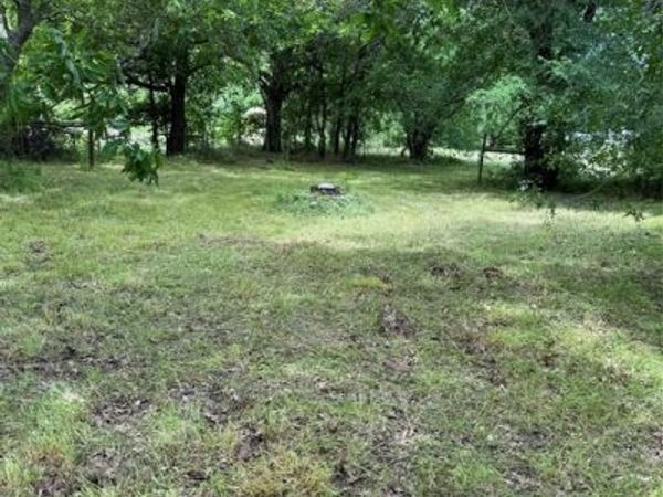 1733 S Lindsay Street , Gainesville, TX 76240