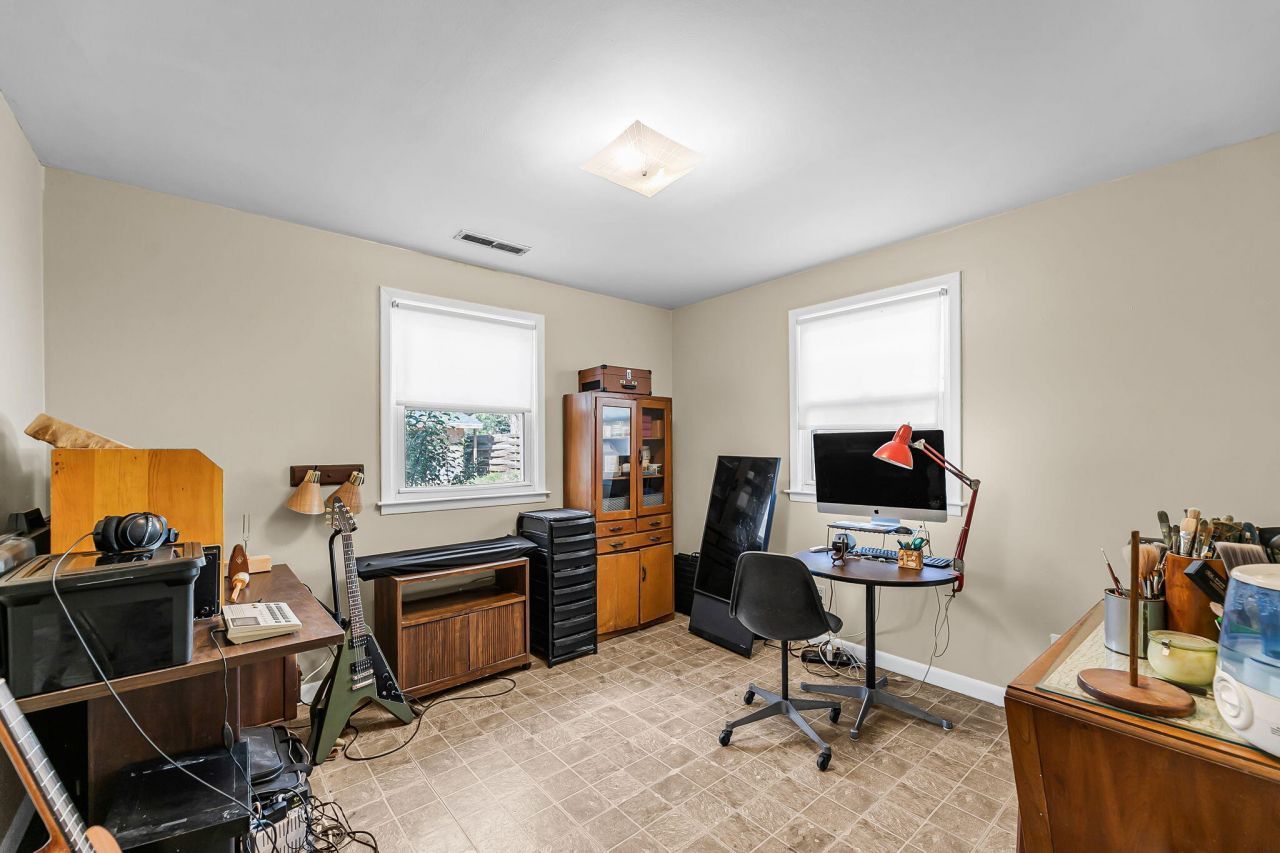 1514 Balsam Street Photo 13