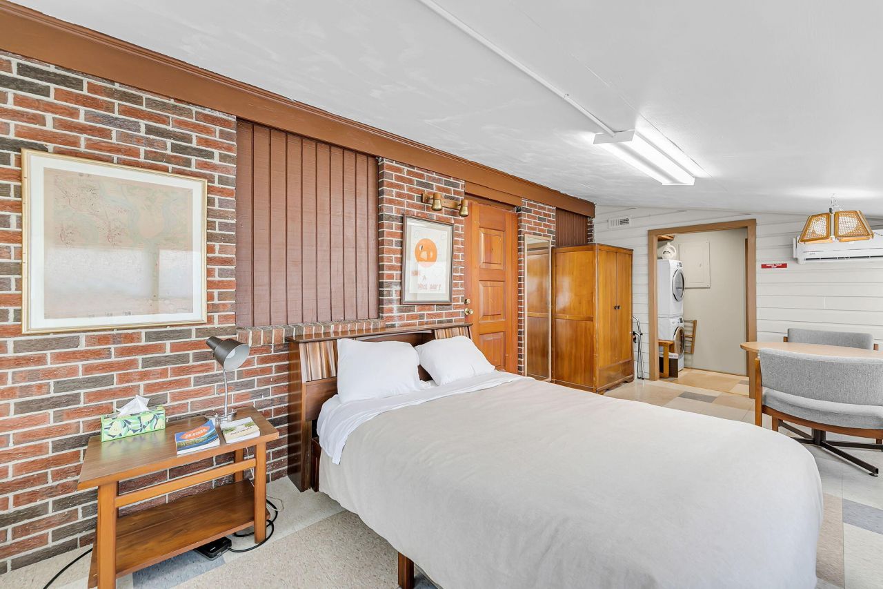 1514 Balsam Street Photo 17