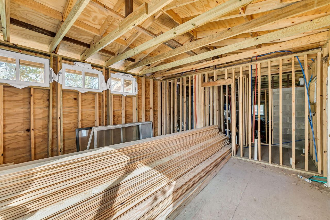 1514 Balsam Street Photo 22