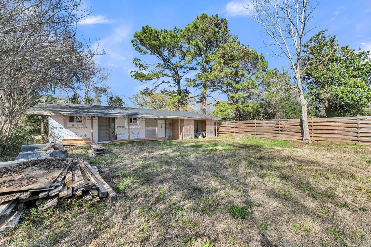 1514 Balsam Street Photo 28